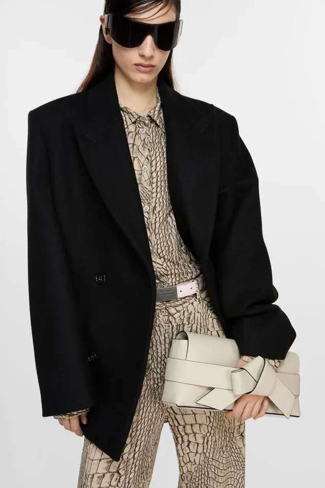 Acne Studios Musubi Shoulder Bag Whiteblack Man Bags