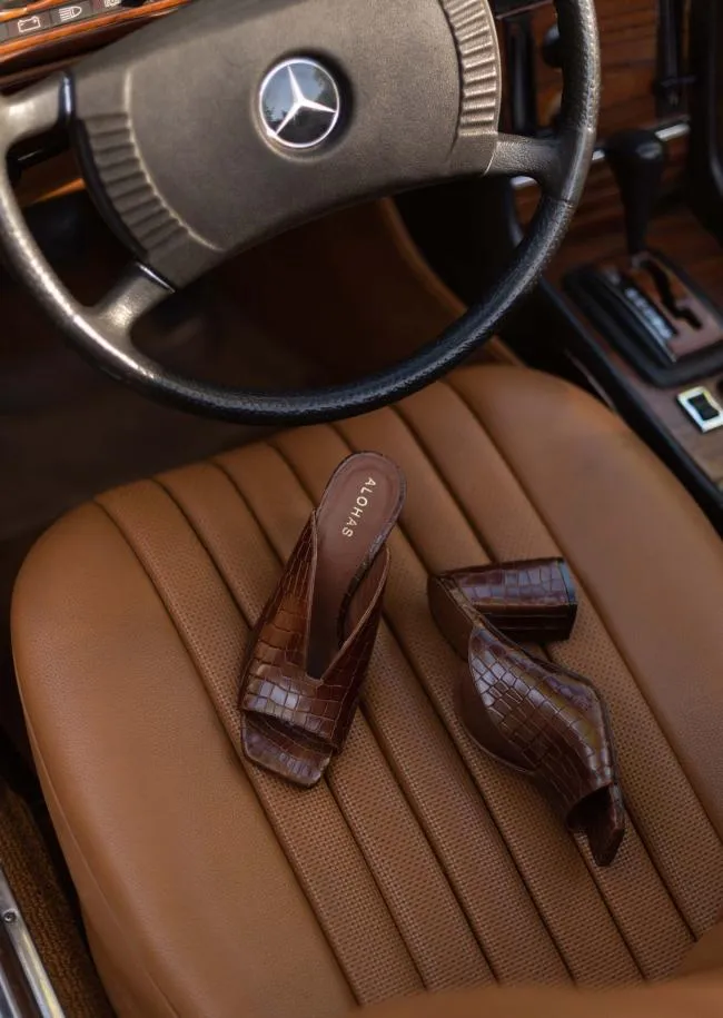 ALOHAS Mules Frenchie 8211 Brown Leather Mules 8211 Women