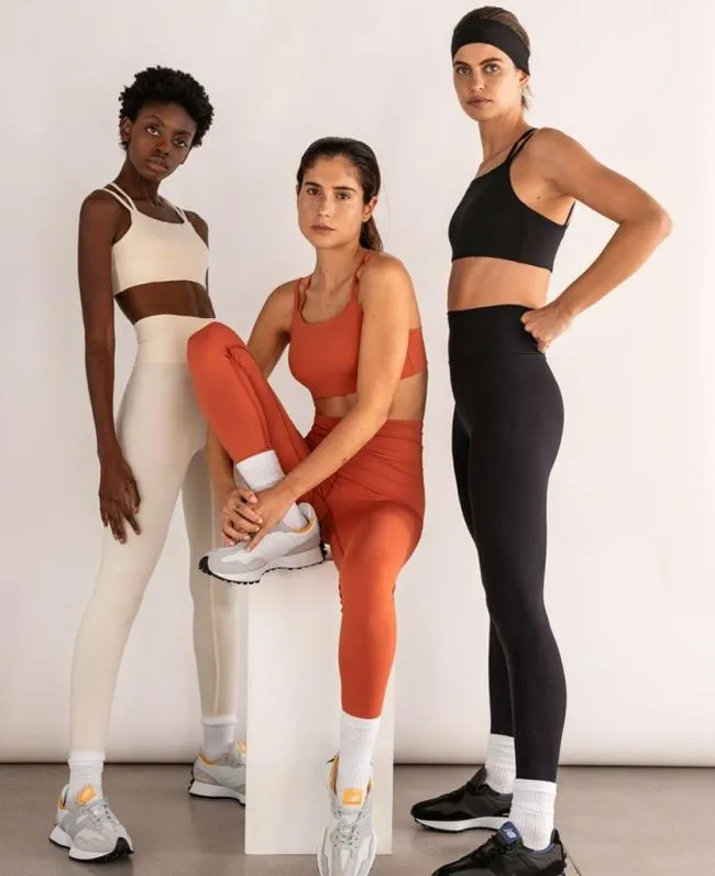 ALOHAS Sportswear Crossed Back 8211 Black Top 8211 Women
