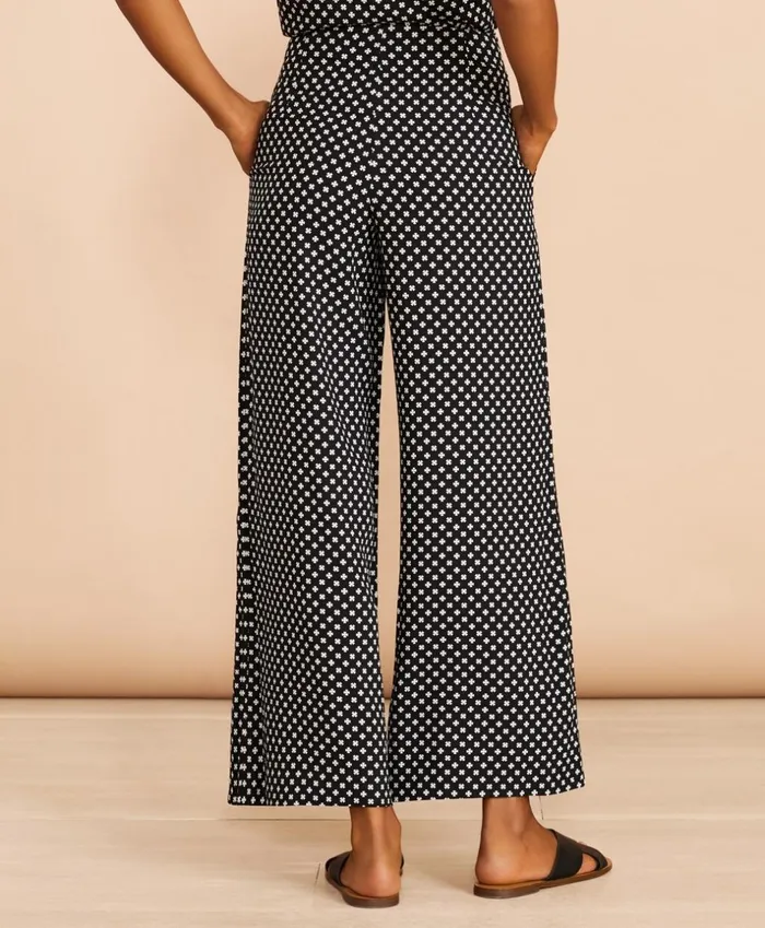 Brooks Brothers Pants Skirts and Shorts FloralPrint PleatFront Cropped WideLeg Pants Blackwhite 8211 Women Brooks Brothers Pants Skirts and Shorts FloralPrint PleatFront Cropped WideLeg Pants Blackwhite 8211 Women