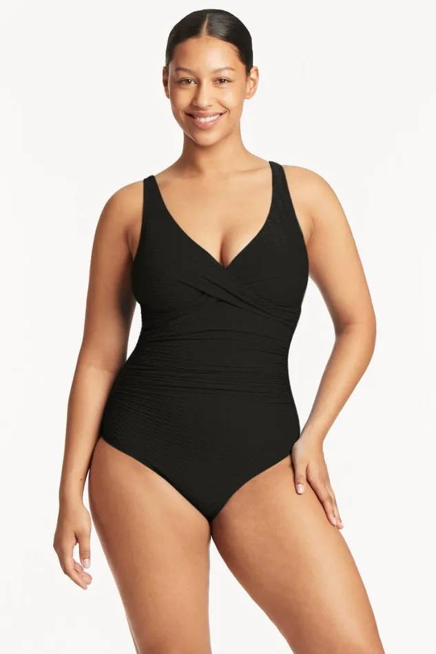 Honeycomb Cross Front One Piece Honeycomb Black Women Sea Level One Pieces