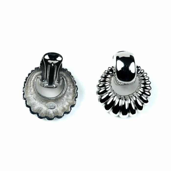 Kenneth Jay Lane Metallic Finish Earrings Women Polished Silver Ribbed Door Knocker Clip Earrings Kenneth Jay Lane Metallic Finish Earrings Women Polished Silver Ribbed Door Knocker Clip Earrings