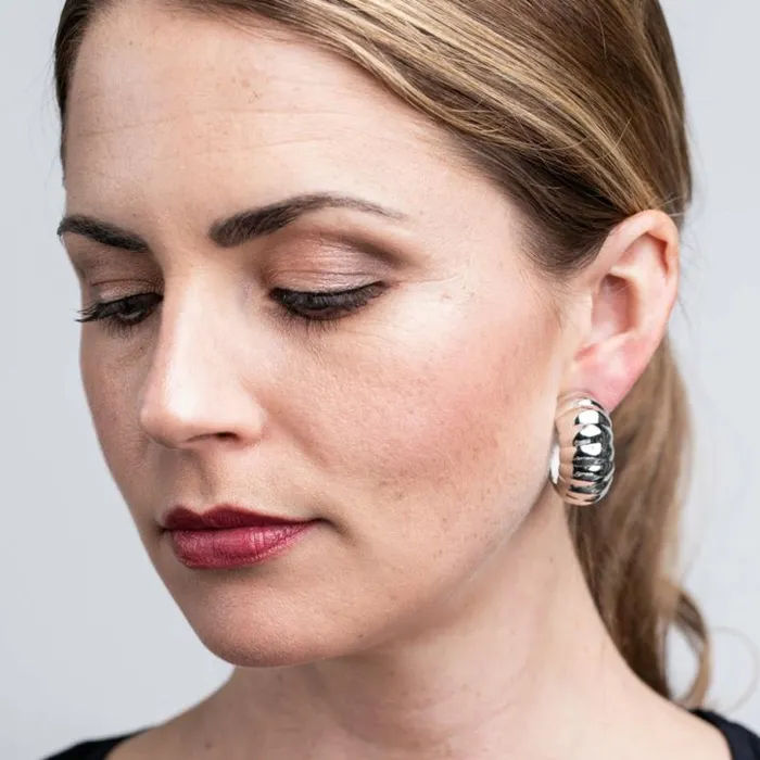 Kenneth Jay Lane Metallic Finish Earrings Women Polished Silver Shrimp Hoop Clip Earrings Kenneth Jay Lane Metallic Finish Earrings Women Polished Silver Shrimp Hoop Clip Earrings