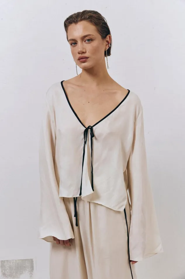 Long Sleeve Women VRG GRL Moonscapes Tie Front Top Cream Long Sleeve Women VRG GRL Moonscapes Tie Front Top Cream