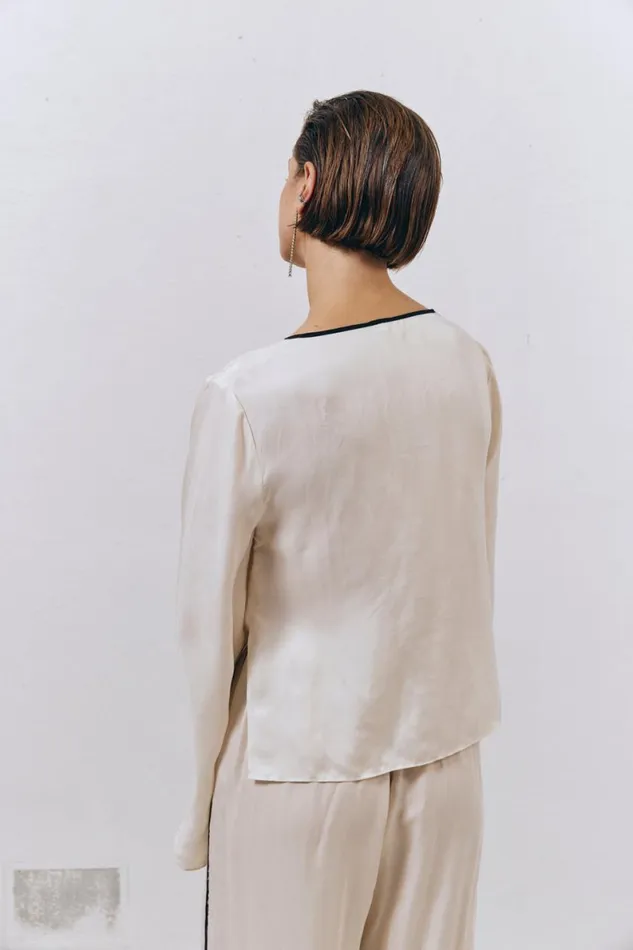 Long Sleeve Women VRG GRL Moonscapes Tie Front Top Cream Long Sleeve Women VRG GRL Moonscapes Tie Front Top Cream