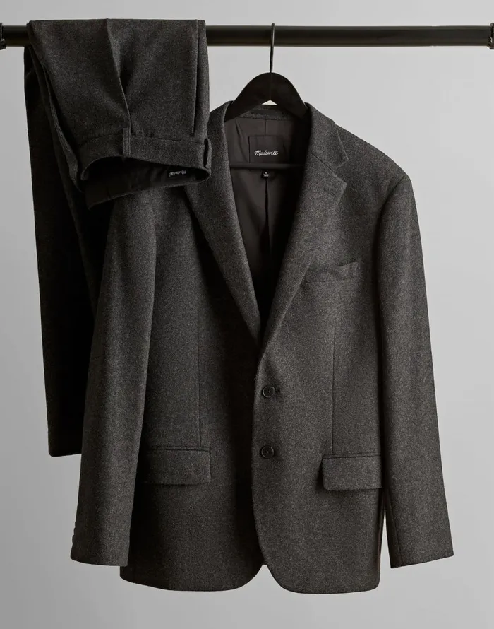 Madewell The Roebling TwoButton Blazer In Italian Fabric Hthr Charcoal Men Suiting