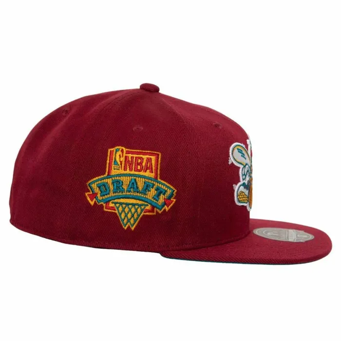 Men039sWomen039s Fitted 163 Styles Mitchell and Ness Northern Lights Fitted HWC Charlotte Hornets Men039sWomen039s Fitted 163 Styles Mitchell and Ness Northern Lights Fitted HWC Charlotte Hornets
