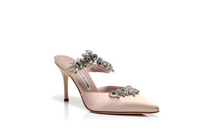 Mules Women Manolo Blahnik LURUMLight Beige Satin Crystal Embellished Mules Mules Women Manolo Blahnik LURUMLight Beige Satin Crystal Embellished Mules