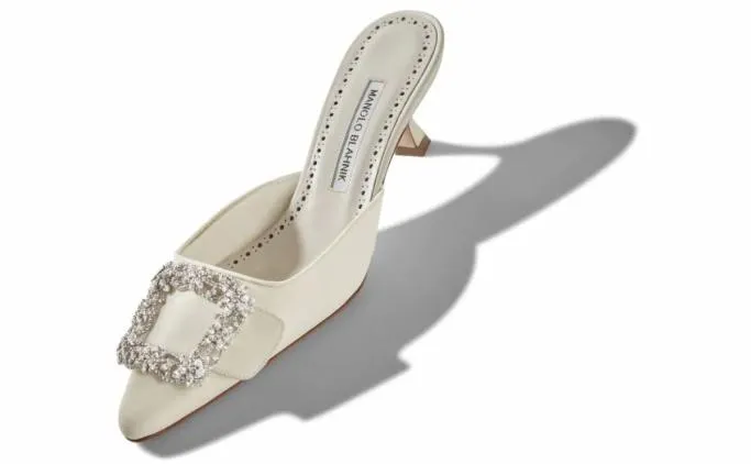 Mules Women Manolo Blahnik MAYSALE BRIDALCream Crepe De Chine Jewel Buckle Mules Mules Women Manolo Blahnik MAYSALE BRIDALCream Crepe De Chine Jewel Buckle Mules