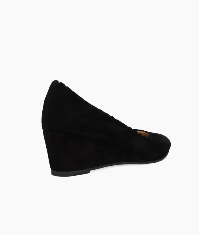 Pelle Moda Kizmet Wedge 8211 Black Black Kid Suede Women Wedges Pelle Moda Kizmet Wedge 8211 Black Black Kid Suede Women Wedges