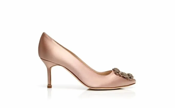 Pumps Women Manolo Blahnik HANGISI 70Beige Satin Jewel Buckle Pumps Pumps Women Manolo Blahnik HANGISI 70Beige Satin Jewel Buckle Pumps