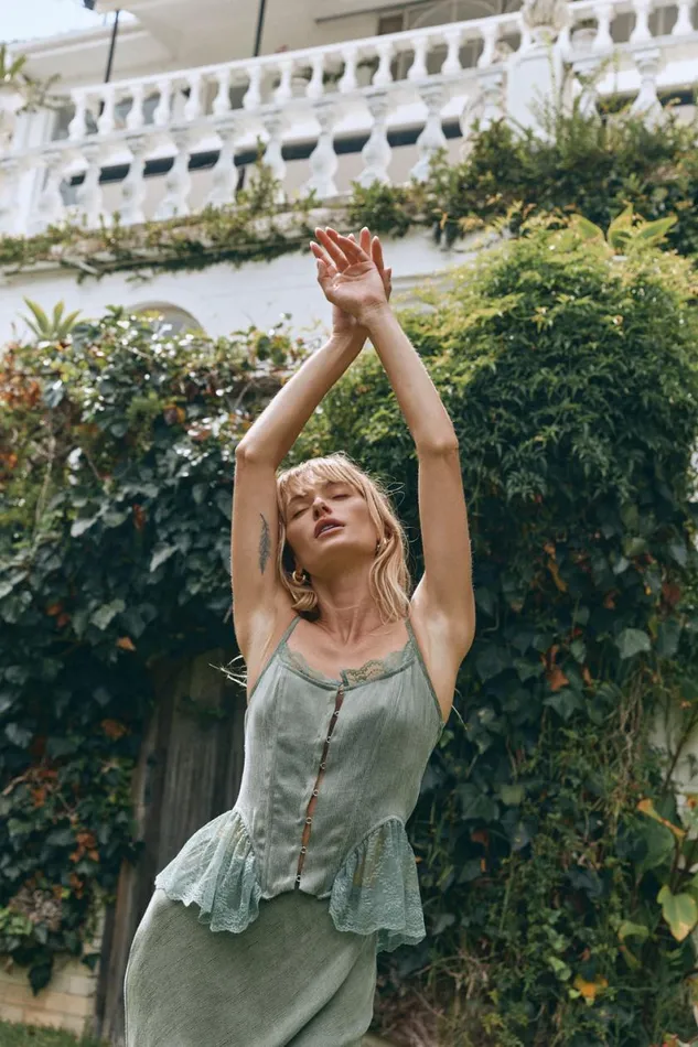 Sleeveless Women VRG GRL Rhapsody Top Forest Sleeveless Women VRG GRL Rhapsody Top Forest