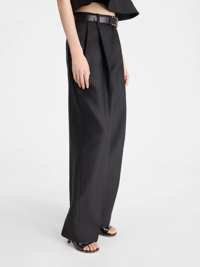 The Curzio Pants Black Women JACQUEMUS Trousers and Shorts The Curzio Pants Black Women JACQUEMUS Trousers and Shorts
