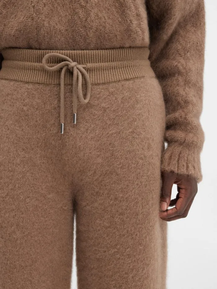 The Nuvola Pants Camel WomenMen JACQUEMUS Trousers and Shorts The Nuvola Pants Camel WomenMen JACQUEMUS Trousers and Shorts