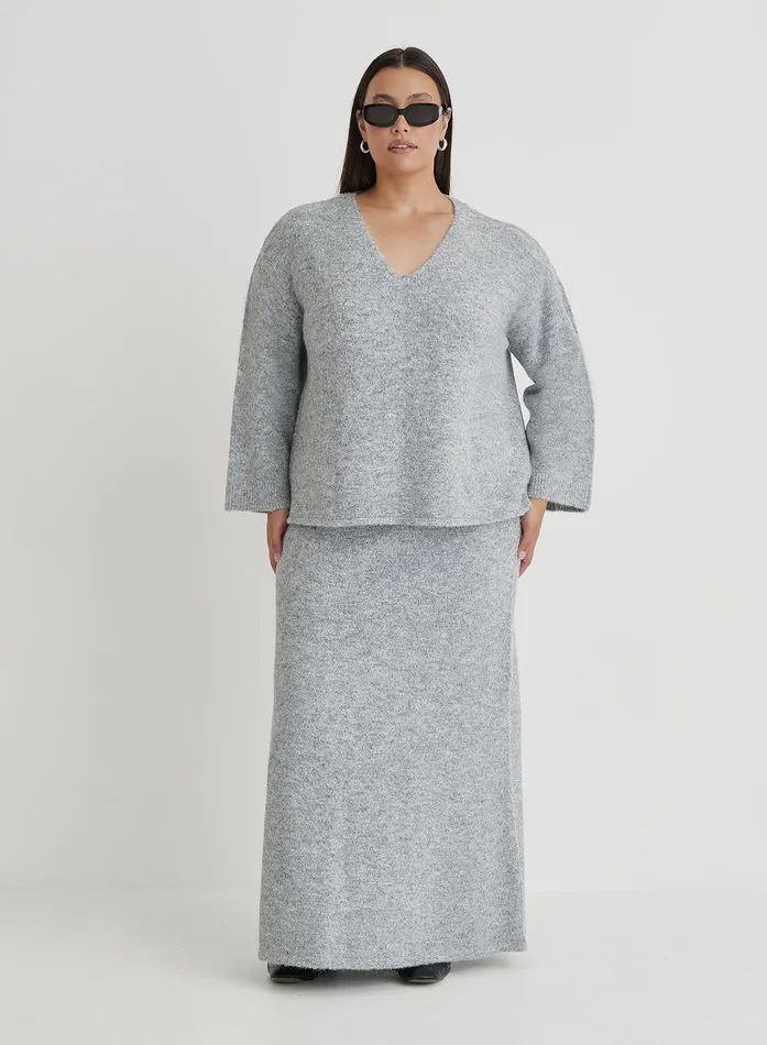 Women Grey Plus Size V Neck Knitted Jumper Cadence 4th and Reckless Knitwear