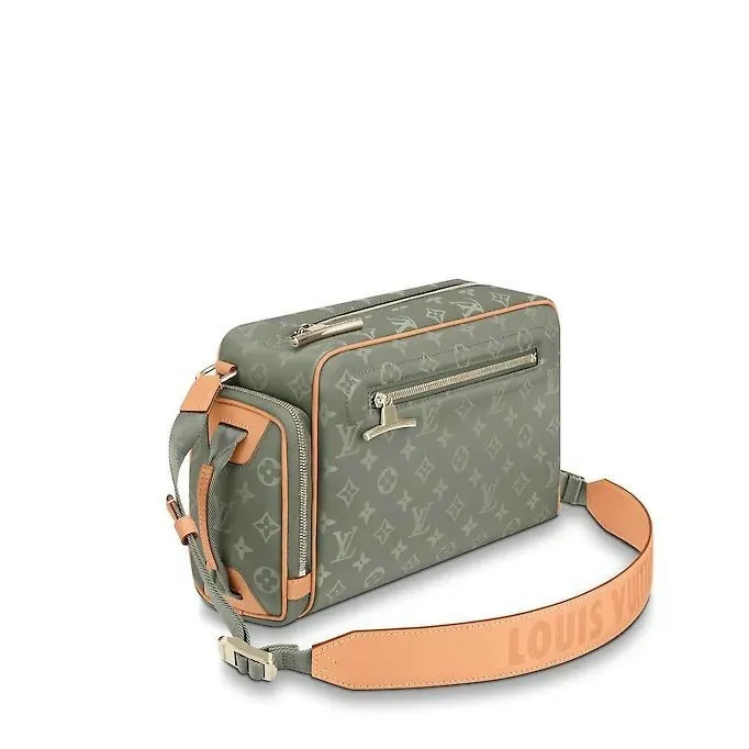 Women Shoulder and Totes Louis Vuitton Louis Vuitton Camera Bag M43884 8211 Louis Vuitton Handbag Store