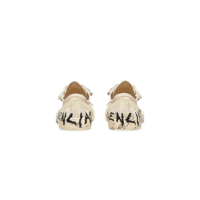 Women Trainers Balenciaga Paris Low Top Graffiti Trainers In White